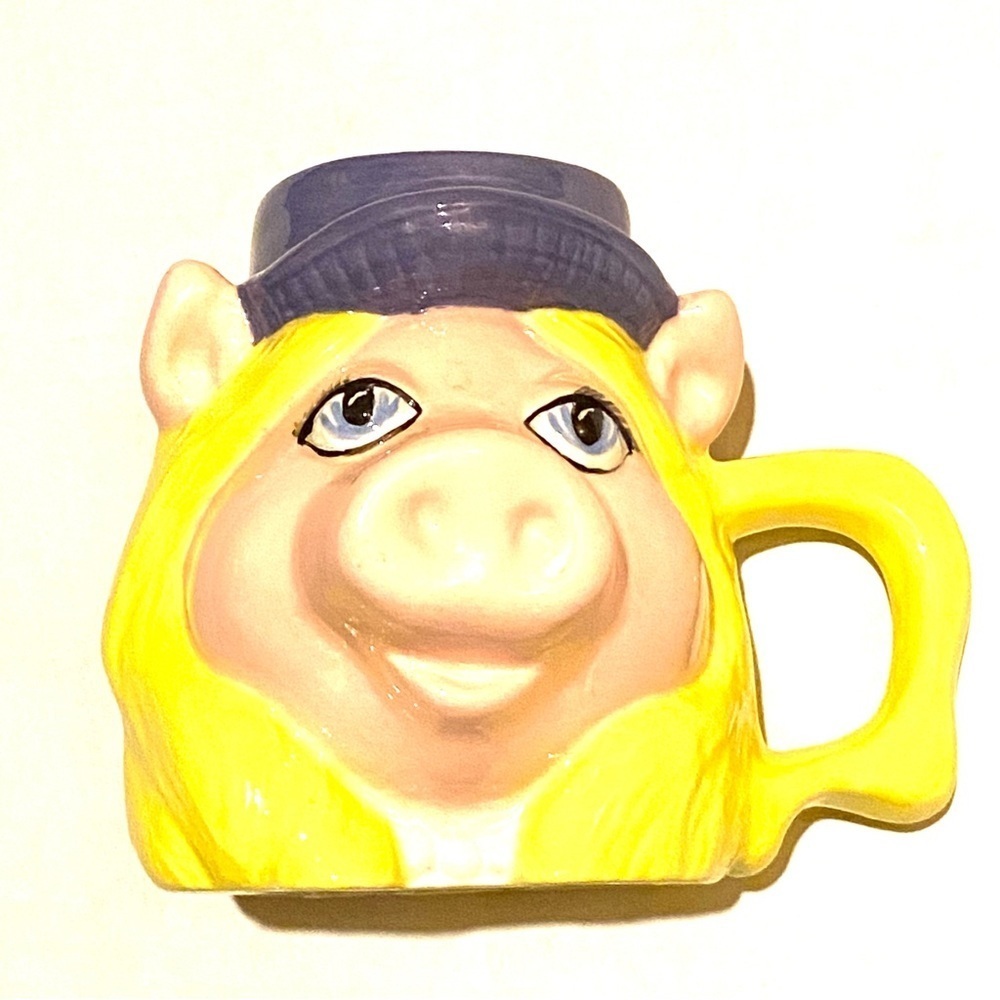 Miss Piggy Muppet Painted Ceramic Mug Coffee Cup
